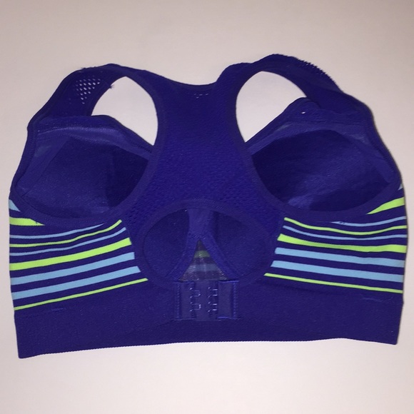 Half Moon Sports Bra - Picture 4 of 7
